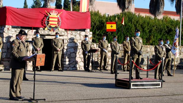 El teniente coronel José María Martínez González toma posesión del l Regimiento Acorazado «Córdoba» 10