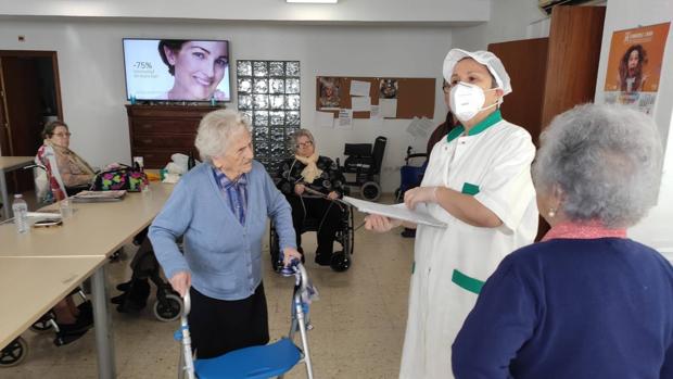 Las residencias de Córdoba donde arranca la vacunación: «Vemos el final de la pesadilla»