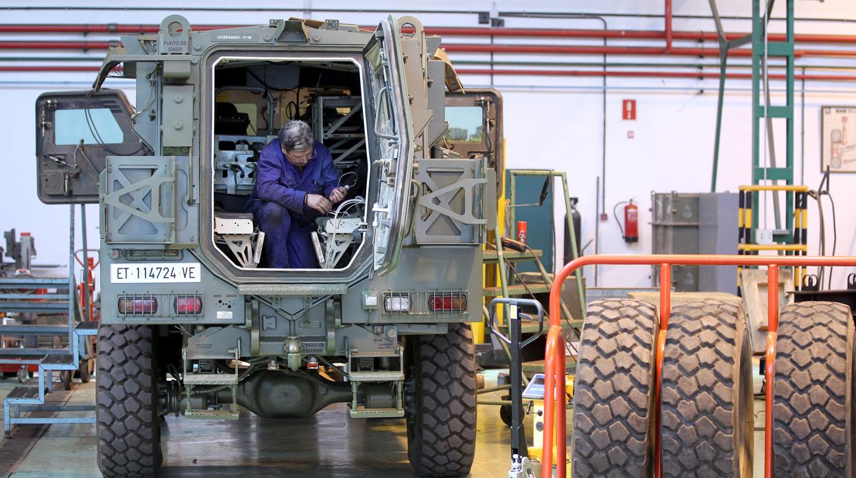 Centro de mantenimiento de ruedas de vehículos militares