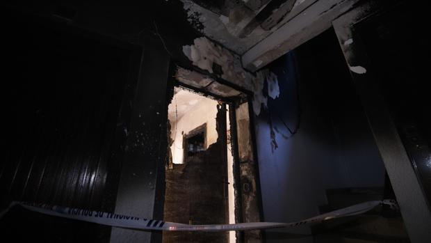 Muere una mujer de 93 años y otra de 40 resulta herida en el incendio de su piso en Córdoba