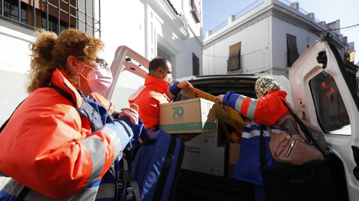 Reparto de vacunas en Córdoba, al inicio de la campaña a de protección