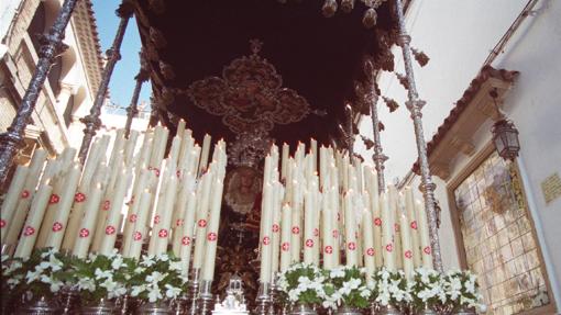 La Virgen de los Ángeles sale de la plaza de Capuchinos en 2001