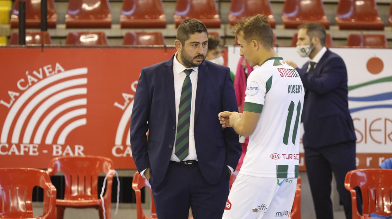 El entrenador del Córdoba Patrimonio, Josan González