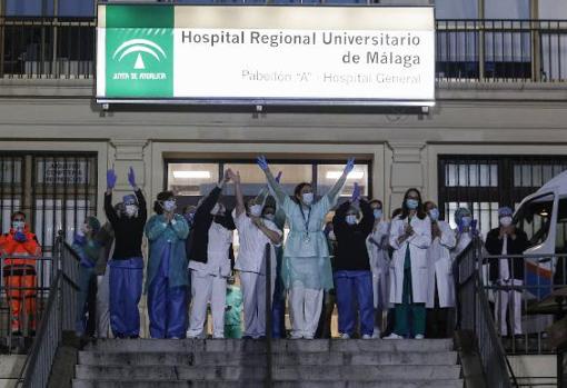 Sanitarios malagueños agradecen los aplausos en la primera ola de la pandemia