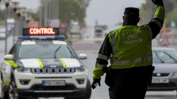 Nuevas medidas Covid en Andalucía: pide el toque de queda a las 20.00, cierra las provincias, comercios y bares hasta las 18.00 horas y reuniones de cuatro personas