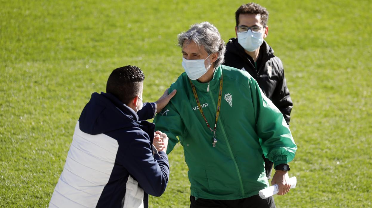 El entrenador del Córdoba, Pablo Alfaro, en un entrenamiento