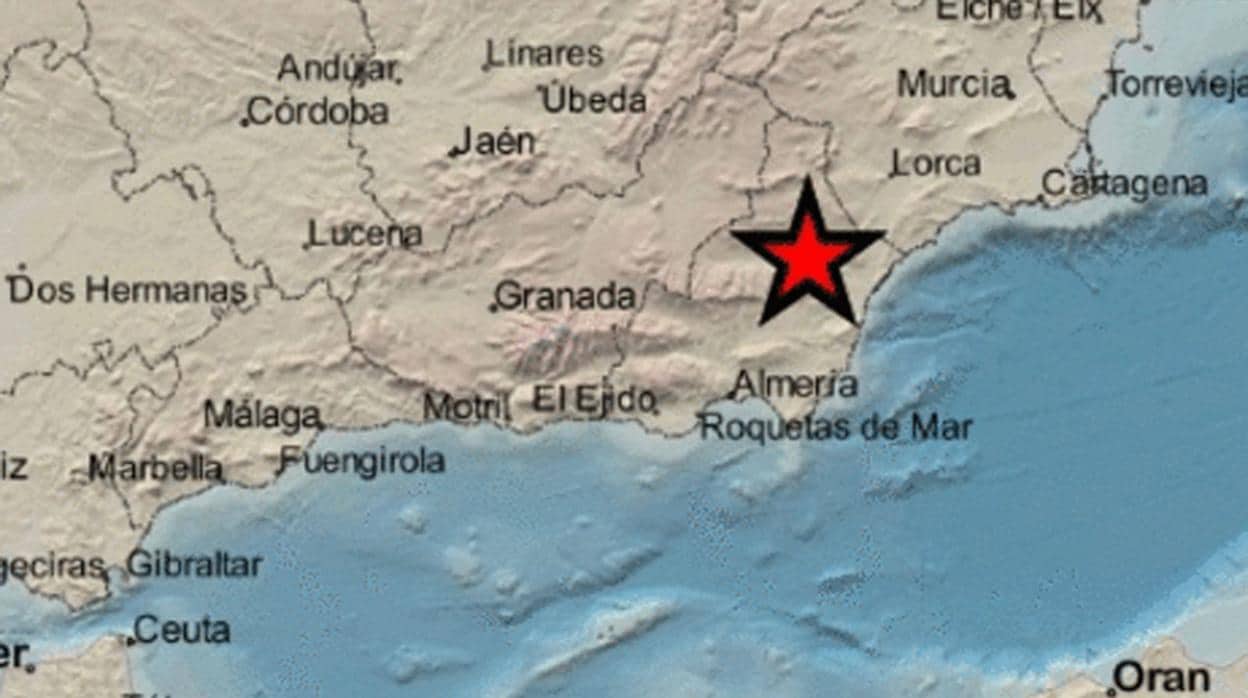 La estrella marca el punto donde se ha regstrado el terremoto en Almería
