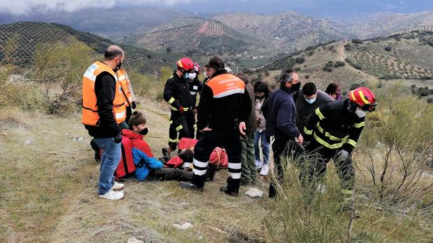 Rescatan a un joven tras sufrir un accidente en La Tiñosa, en Priego de Córdoba