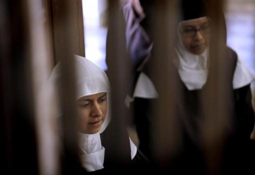 Dos monjas de la comunidad del convento de San José y San Roque de la localidad de la Campiña