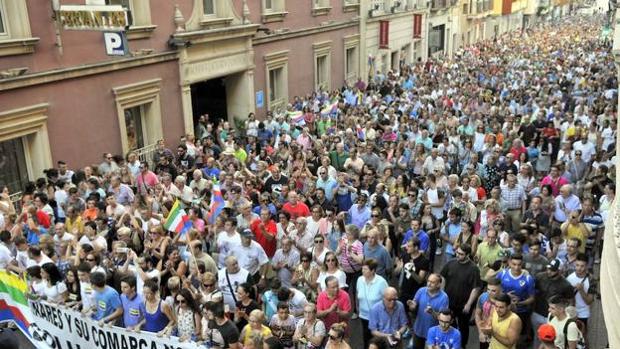 Linares se rebela contra su agonía económica