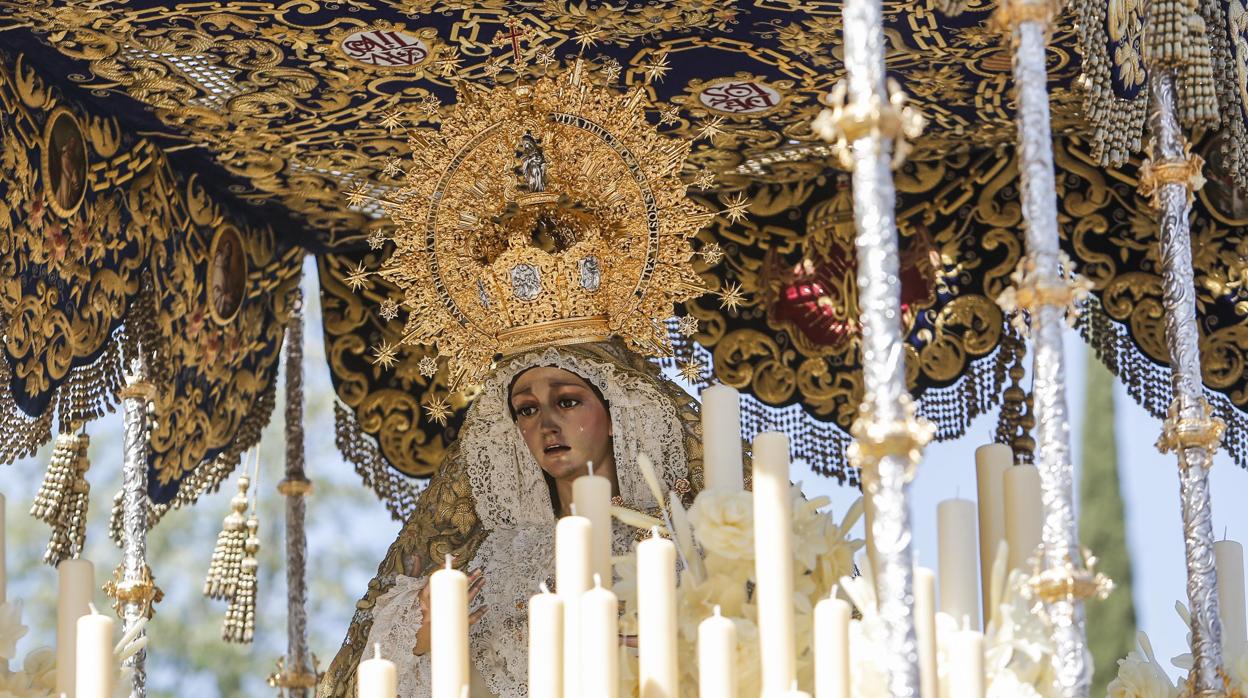 La Virgen de la Merced, en su paso de palio, en abril de 2019