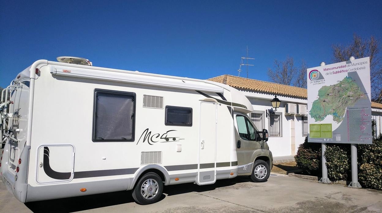 Estacionamiento de autocaravanas en la Subbética de Córdoba