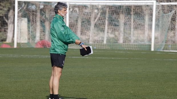 Pablo Alfaro, entrenador del Córdoba: «No podemos conformarnos con dar el 80 por ciento»