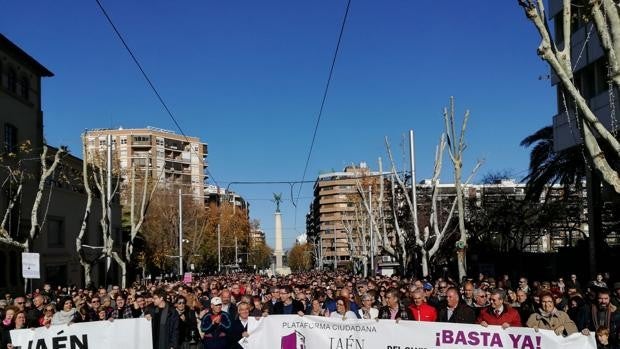 Manifestación en Jaén contra la «cacicada» de Pedro Sánchez al otorgar a Córdoba la nueva base del Ejército