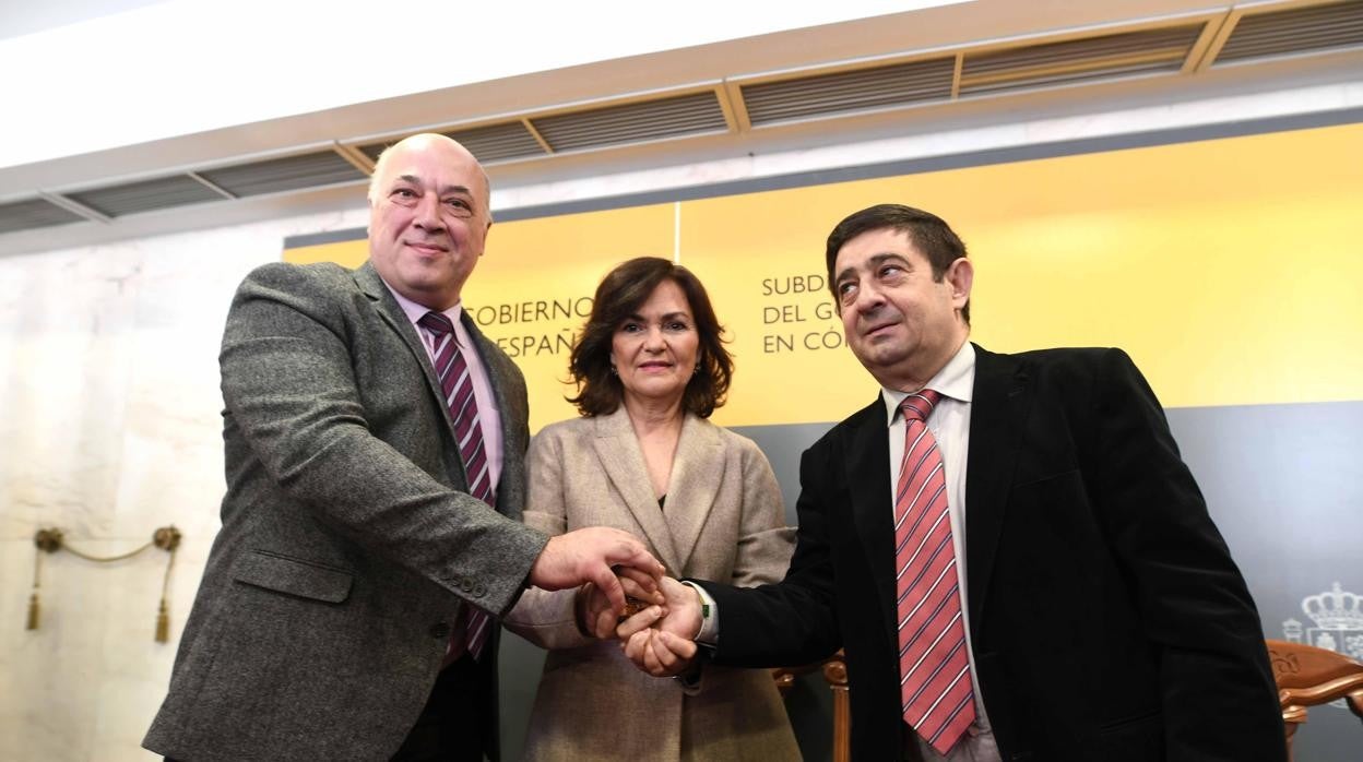 Antonio Ruiz, Carmen Calvo y Francisco Reyes, presidente de la Diputación de Jaén, en 2019