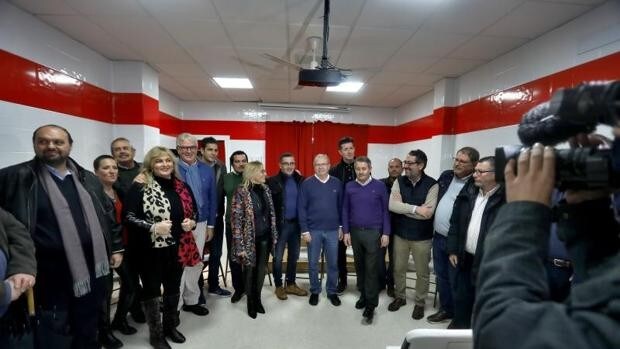 Críticos del PSOE-A se sienten «amordazados» por Susana Díaz y piden amparo al aparato federal