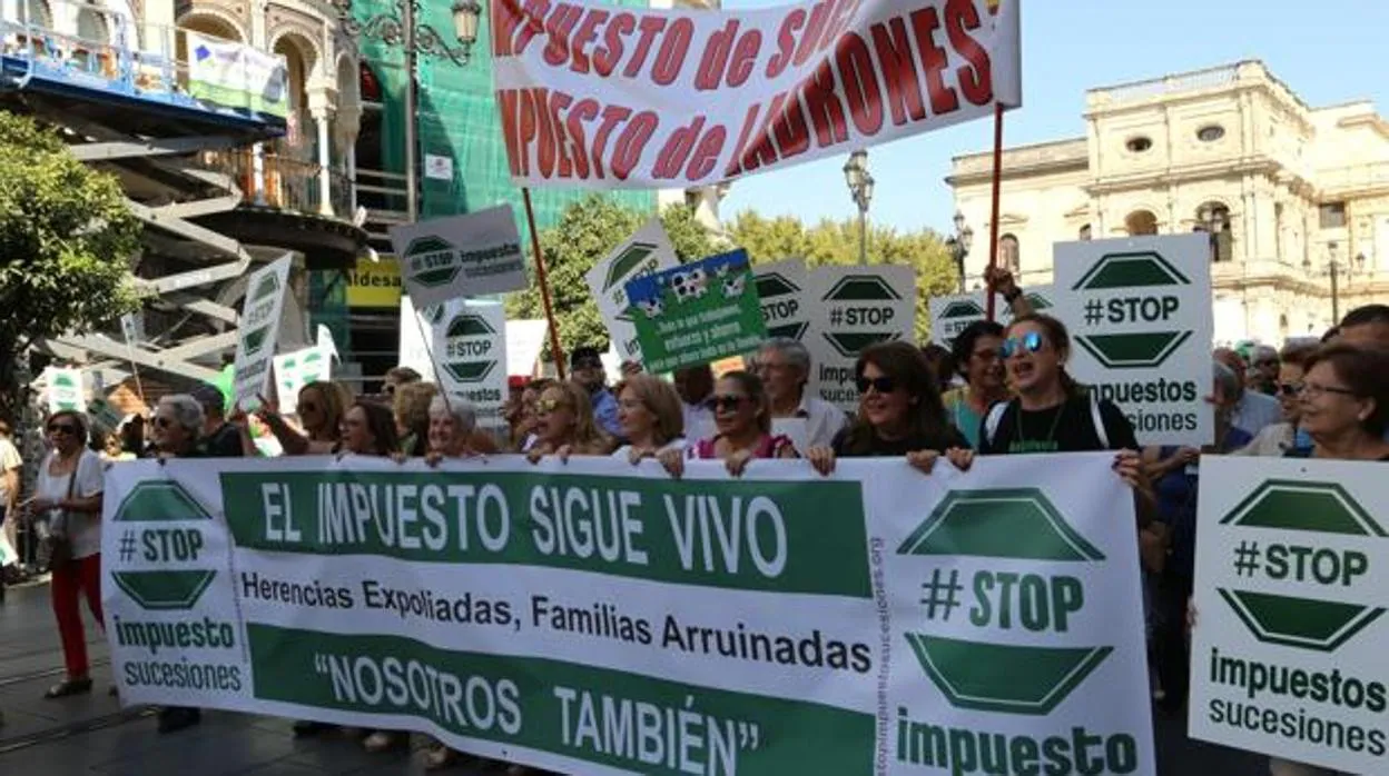Manifestación contra el Impuesto de Sucesiones en Sevilla en una imagen de archivo