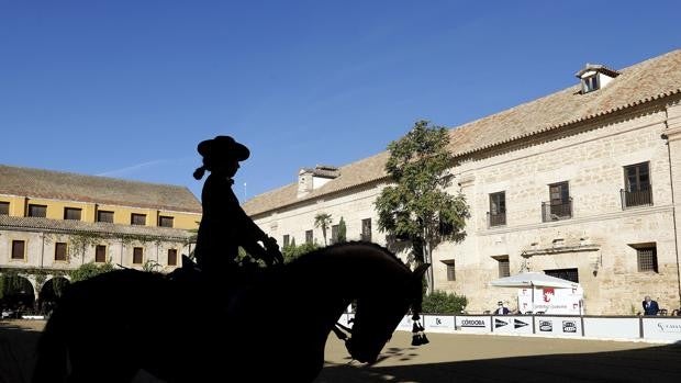 Defensa retira el uso militar a las Caballerizas Reales y permite su expropiación por el Ayuntamiento de Córdoba