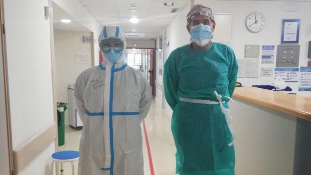 El médico que firmó el ingreso del «paciente uno» en Córdoba: «Improvisábamos los tratamientos cada día»