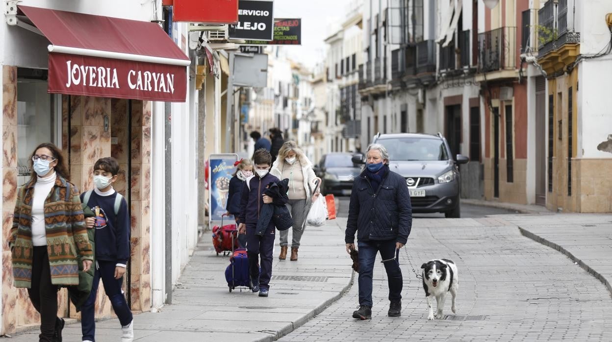 Cordobeses por las calles en este invierno de 2021