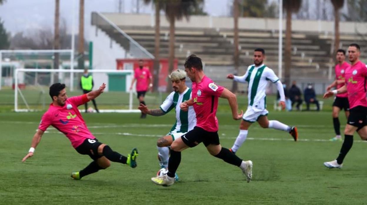 Álex Menéndez, en el partido entre el Córdoba B y el Ciudad de Lucena