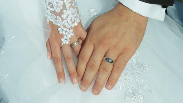 Los divorcios ganan por goleada a las bodas ante notario en Andalucía