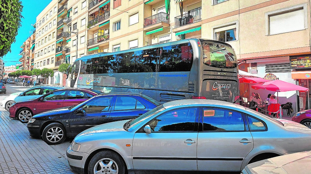 Parada actual en la avenida Miguel Cosano, de Aguilar de la Frontera