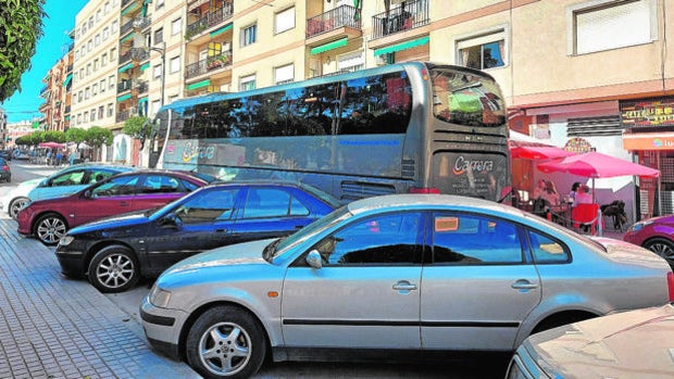 Dos nuevas paradas sacarán el autobús urbano del centro de Aguilar de la Frontera