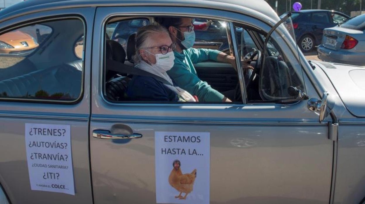 Dos manifestantes en la marcha de ayer en Jaén