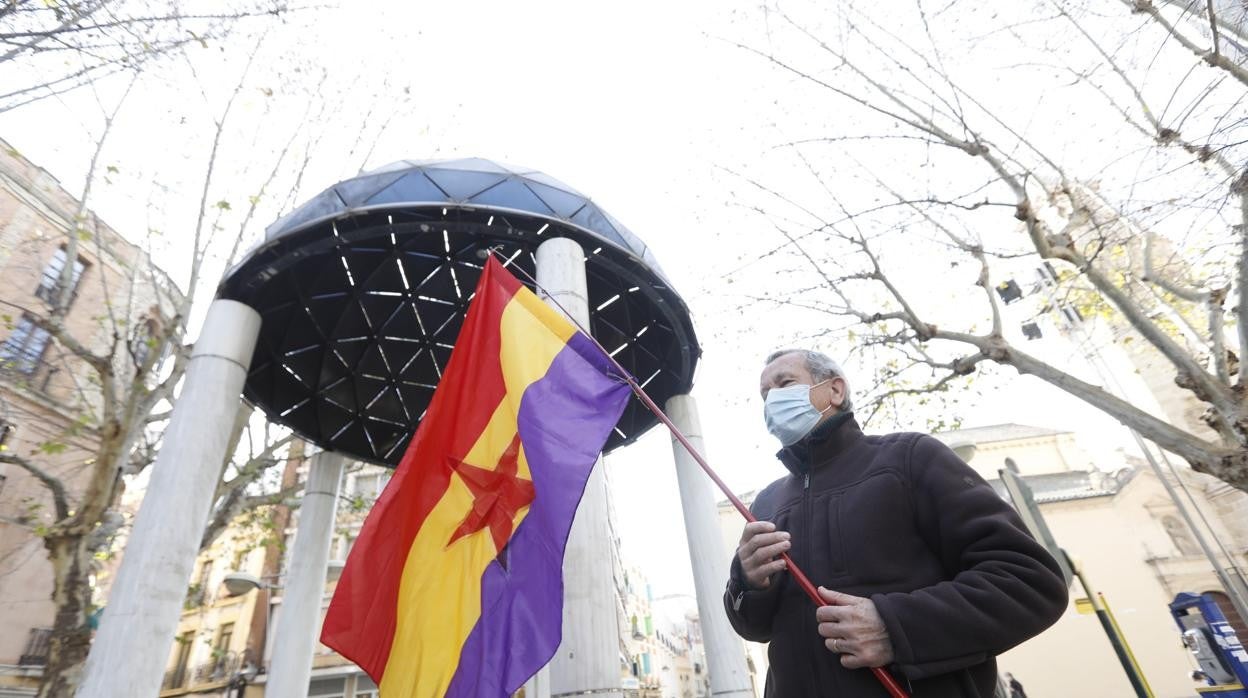 El excabecilla del Grapo, José Balmón, portavoz del acto hoy en Córdoba en defensa de Pablo Hasel