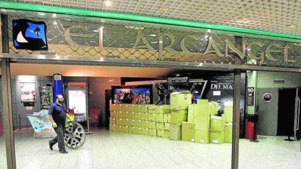 ¿Quieres trabajar en los nuevos cines Axion centro comercial El Arcángel de Córdoba?