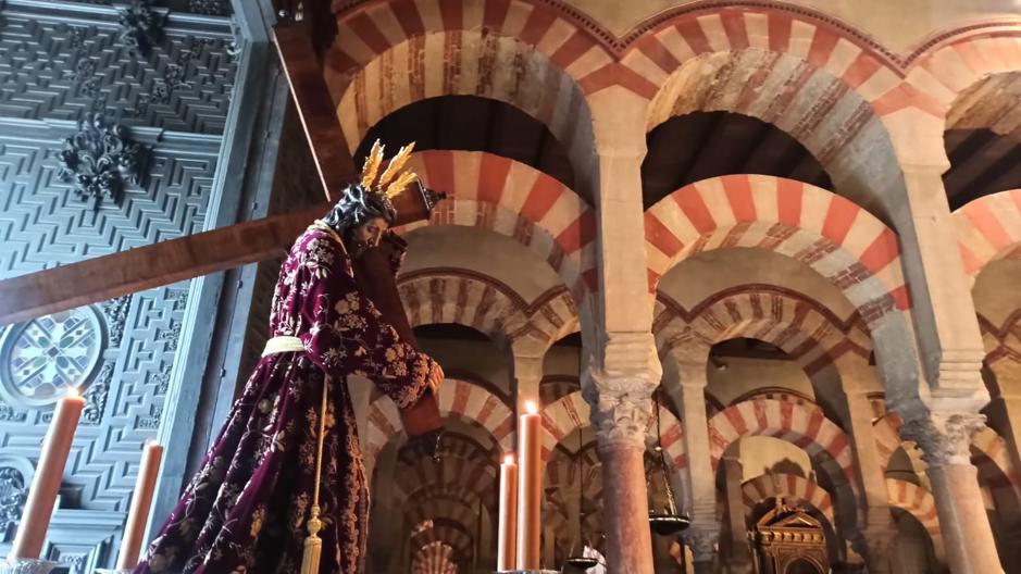 Jesús Nazareno, la serenidad que todo lo puede en el Vía Crucis de la pandemia en Córdoba