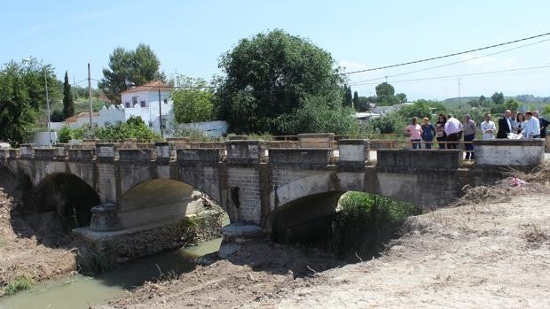 El nuevo puente de Monturque sufre otro parón y obliga a modificar su proyecto