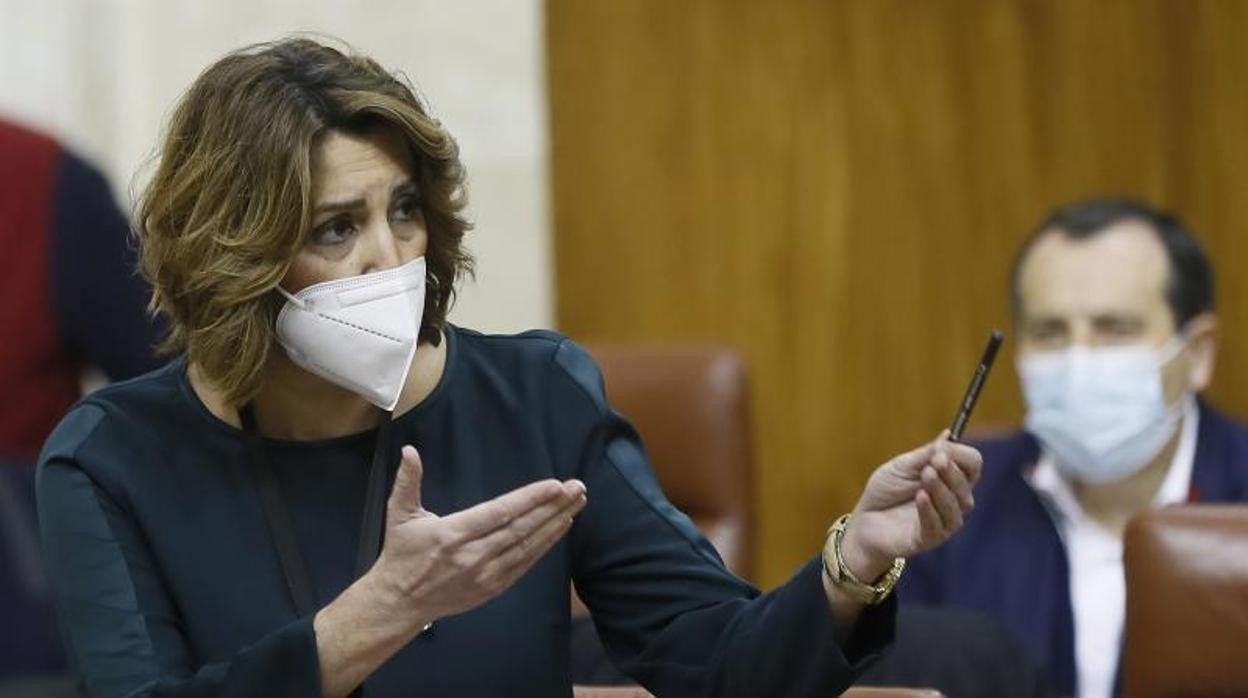 La líder de los socialistas andaluces, Susana Díaz, durante su intervención en la sesión de Control al Gobierno celebrada en el pleno del Parlamento de Andalucía