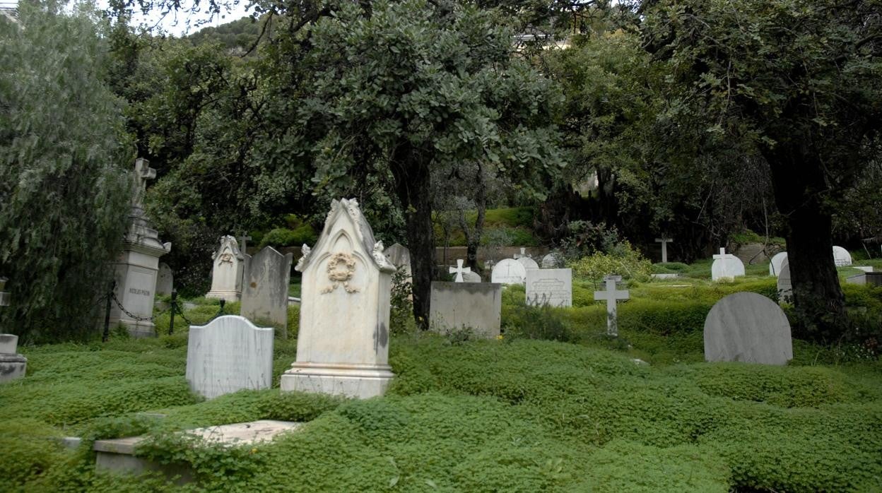 Cementerio Inglés de Málaga: Salvar al soldado Boyd