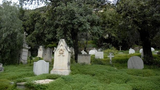 Cementerio Inglés de Málaga: Salvar al soldado Boyd