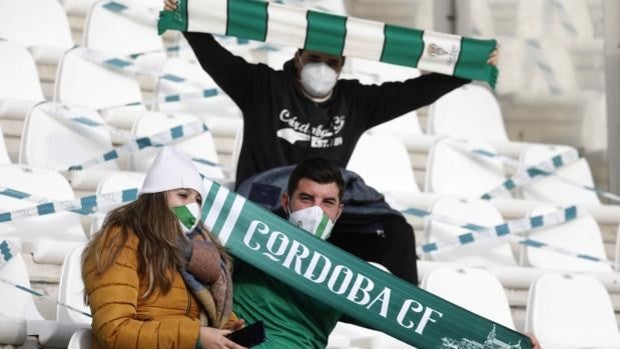 El impulso del jugador número 12 en el Córdoba CF: invicto y sin encajar gol en los partidos con público