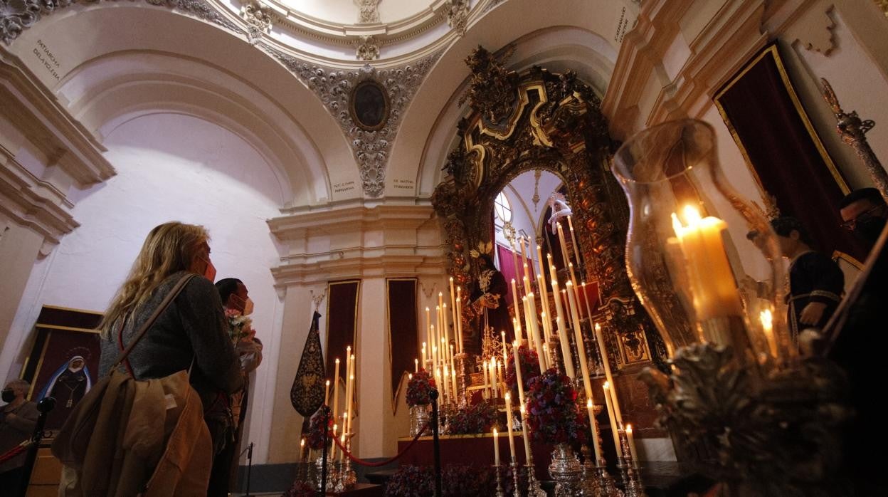 Veneración a Nuestro Padre Jesús Nazareno Rescatado en su iglesia