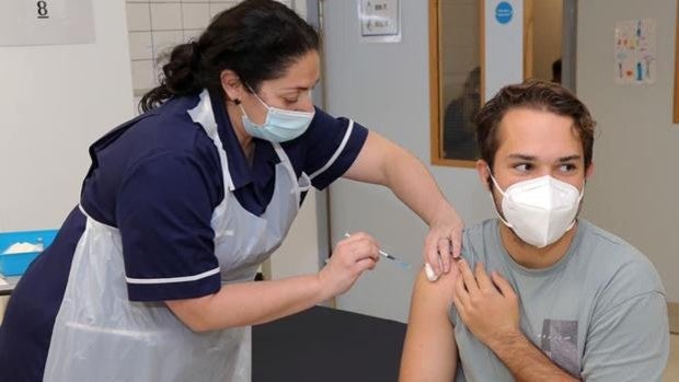 Gibraltar comienza a vacunar a los trabajadores transfronterizos de los sectores no esenciales