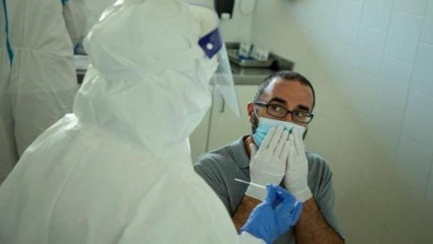 Andalucía suma solo 11 muertos pero la bajada de contagios de coronavirus frena en seco