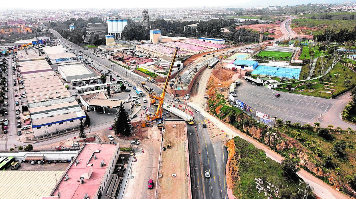 Vista aérea de los trabajos en la ronda norte de Córdoba en su tramo municipal