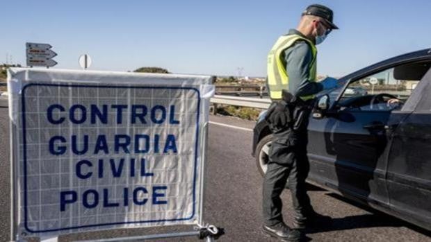 Semana Santa en Andalucía: La Junta decide el 18 de marzo si abre la movilidad entre provincias