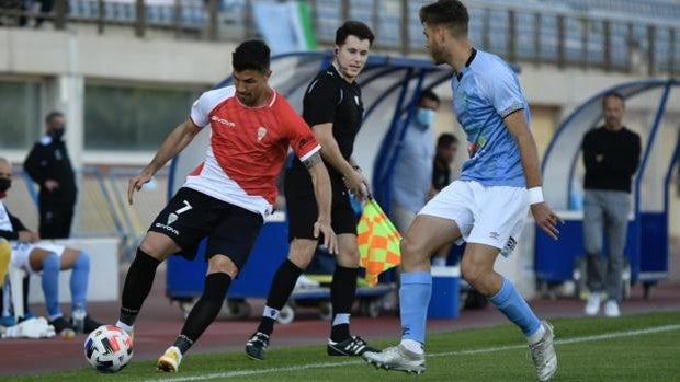 El Córdoba CF gana de penalti (0-1) a El Ejido y llega con opciones de ser tercero a la última jornada