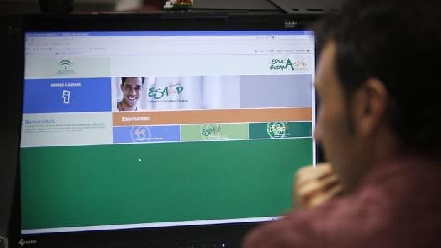 Andalucía tendrá centros de educación a distancia en las ocho provincias