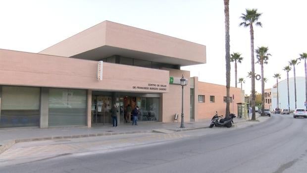 Una médica recibe dos patadas en el pecho cuando atendía a un paciente en Alhaurín el Grande