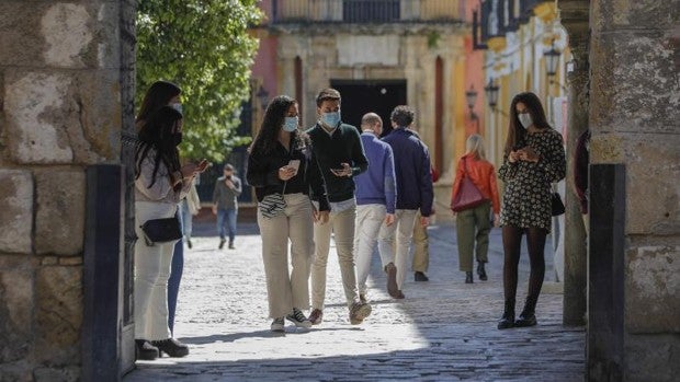 Dudas y respuestas sobre la Semana Santa: viajes, reuniones, bares, toque de queda...