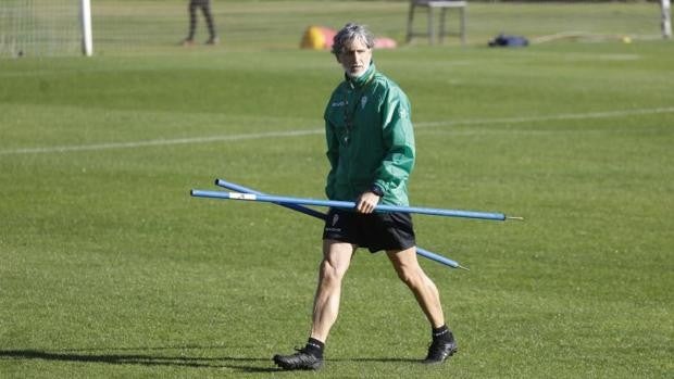 Pablo Alfaro, entrenador del Córdoba: «Solo nos interesa el partido ante el Betis»