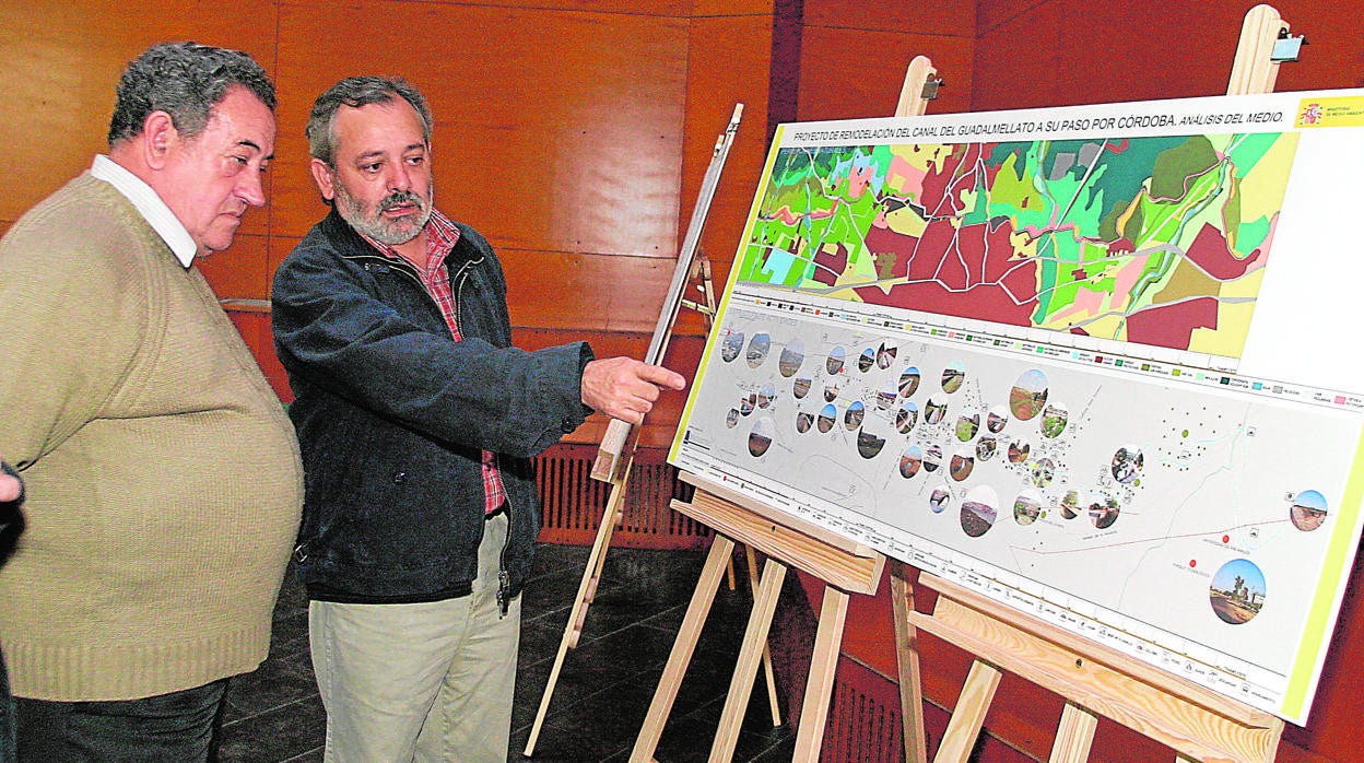 El alcalde Ocaña, en la exposición sobre propuestas para intervenir en el canal