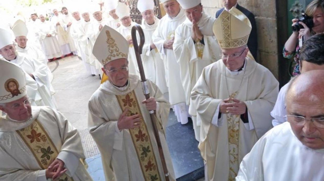 Amadeo Rodríguez Magro, cuando tomó posesion de su cargo en 2016 en la Catedral de la capital