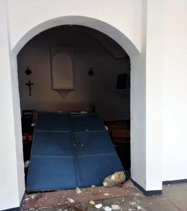 Destrozan el acceso a la ermita de San Miguel en El Castellar, una aldea de Priego de Córdoba